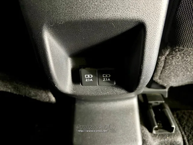 後席USB トヨタ ライズ