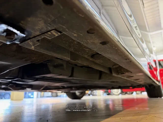 「お問合せはユーポス新都心店まで/098-860-8880お待ちしております」 トヨタ プリウス