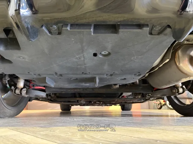 「お問合せはユーポス新都心店まで/098-860-8880お待ちしております」 トヨタ プリウス