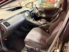 トヨタ プリウス