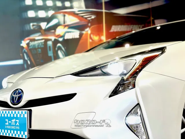 オートマチックハイビーム機能付きオートLEDヘッドライト トヨタ プリウス