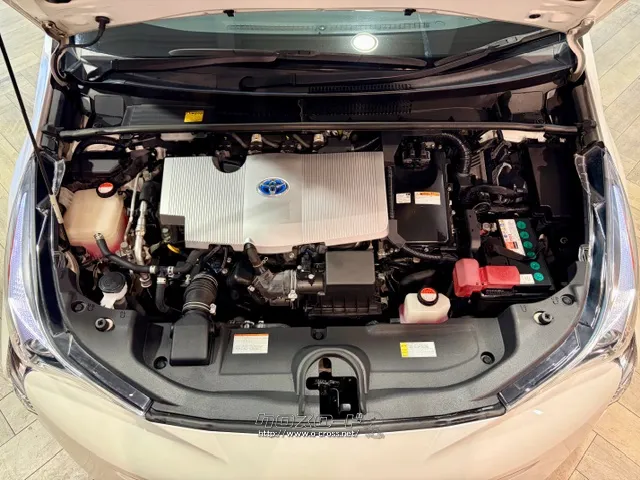 「お問合せはユーポス新都心店まで/098-860-8880お待ちしております」 トヨタ プリウス