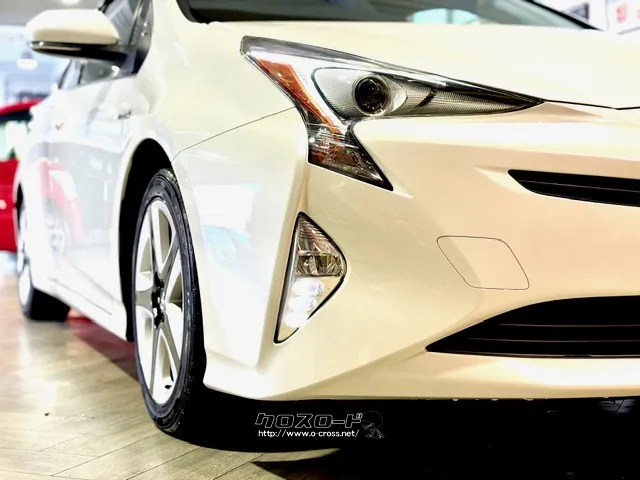 「お問合せはユーポス新都心店まで/098-860-8880お待ちしております」 トヨタ プリウス