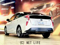 トヨタ プリウス