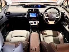 トヨタ プリウス