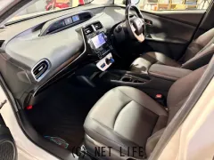 トヨタ プリウス