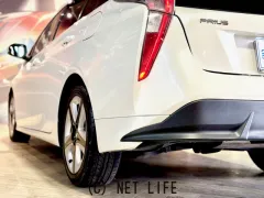 トヨタ プリウス