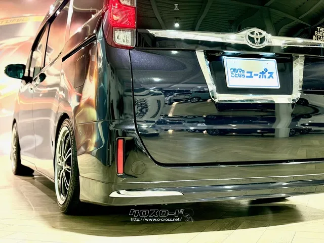 「お問合せはユーポス新都心店まで/098-860-8880お待ちしております」 トヨタ エスクァイア