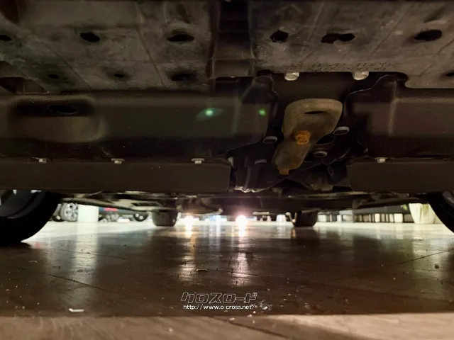 「お問合せはユーポス新都心店まで/098-860-8880お待ちしております」 トヨタ エスクァイア