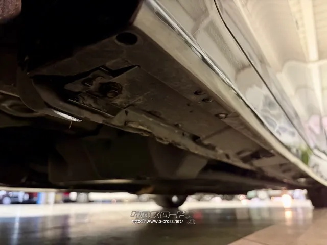 「お問合せはユーポス新都心店まで/098-860-8880お待ちしております」 トヨタ エスクァイア