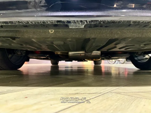 「お問合せはユーポス新都心店まで/098-860-8880お待ちしております」 トヨタ エスクァイア