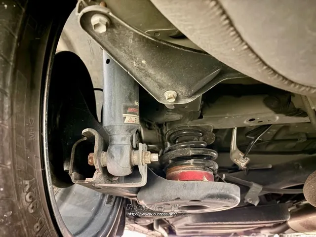 「お問合せはユーポス新都心店まで/098-860-8880お待ちしております」 トヨタ エスクァイア