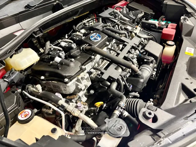 「お問合せはユーポス新都心店まで/098-860-8880お待ちしております」 トヨタ C-HR