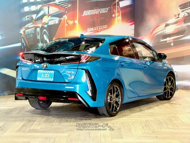 気になる月々のローンシュミレーションやローン審査、すぐに相談可能です。 トヨタ プリウスPHV