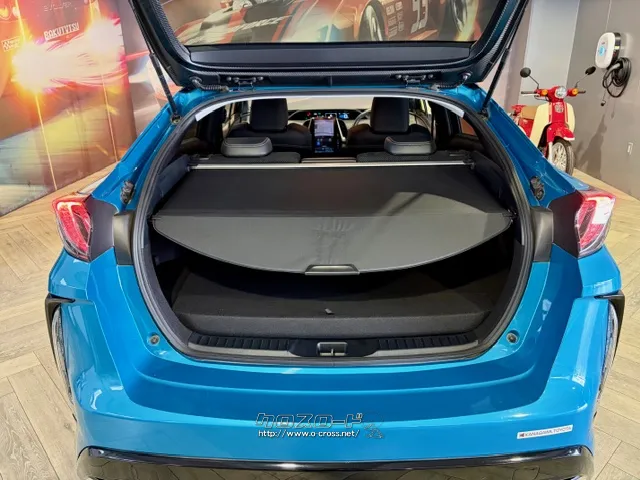 日常的な買い物なら必要十分なラゲッジスペースです。 トヨタ プリウスPHV