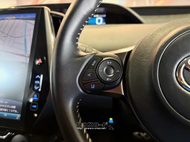 ハンドルを握ったままオーディオ操作が可能です。 トヨタ プリウスPHV
