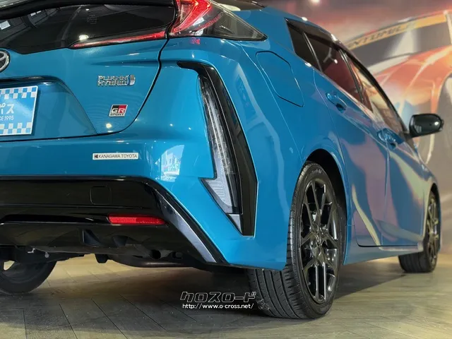 「お問合せはユーポス新都心店まで/098-860-8880お待ちしております」 トヨタ プリウスPHV