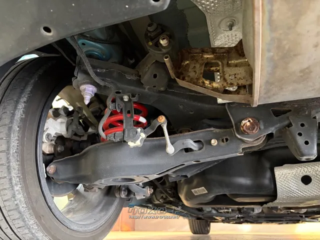 「お問合せはユーポス新都心店まで/098-860-8880お待ちしております」 トヨタ プリウスPHV