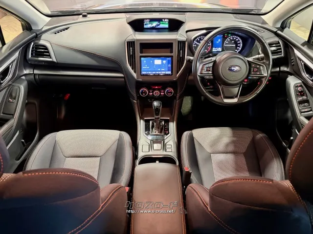 インテリアはレッドステッチでコーディネートすることで、スポーティさを表現した。 スバル XV
