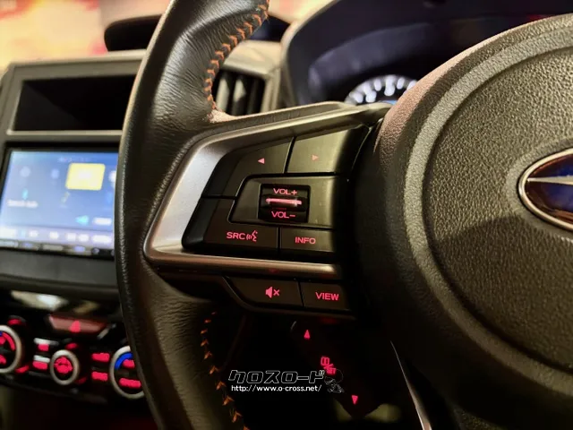 ハンドルを握ったままオーディオ操作が可能です。 スバル XV