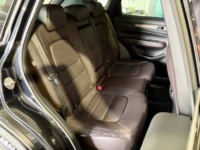 後部座席にもシートヒーターがございます。。 マツダ CX-5
