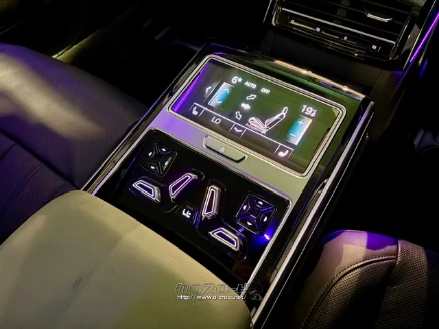 後部座席タッチスクリーンセンターコンソール アウディ A8