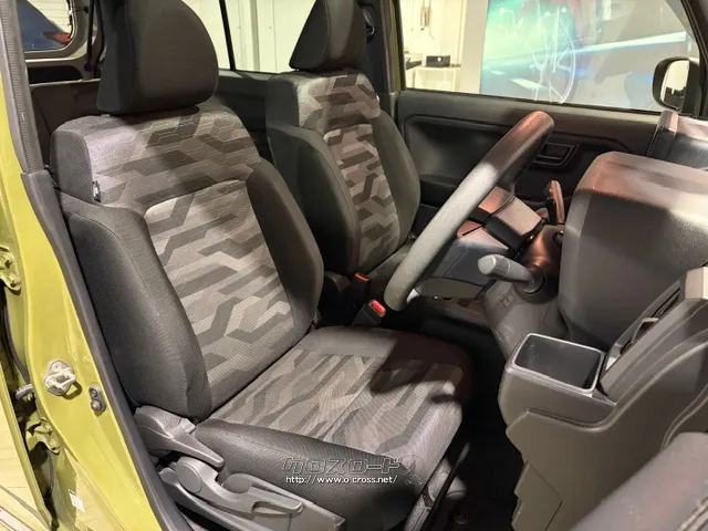 座高調整ができますので様々な方に運転しやすいシートとなっております。 ダイハツ タフト