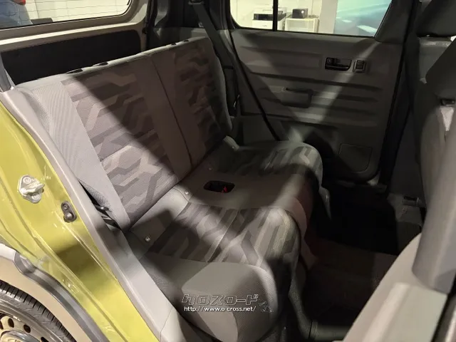 足元、頭上とも広々しております。 ダイハツ タフト