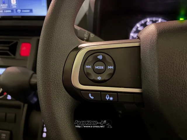 ハンドルを握ったままオーディオ操作が可能です。 ダイハツ タフト