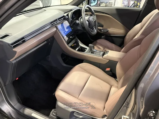 助手席、運転席にはシートヒーターついております。 レクサス LBX