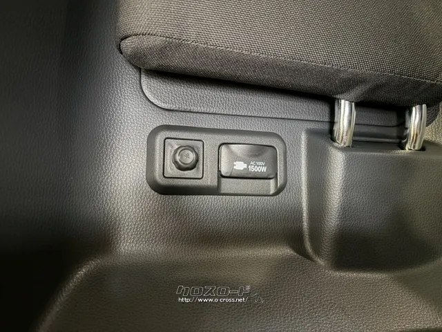 AC100V電源 トヨタ ヴォクシー