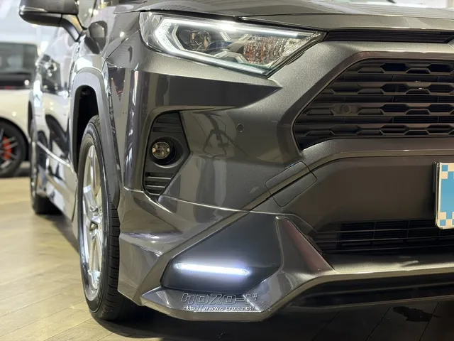 「お問合せはユーポス新都心店まで/098-860-8880お待ちしております」 トヨタ RAV4