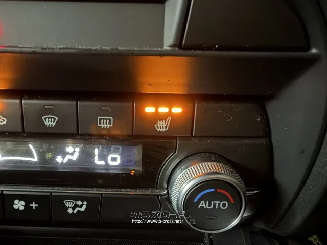 シートヒーターボタン マツダ CX-8
