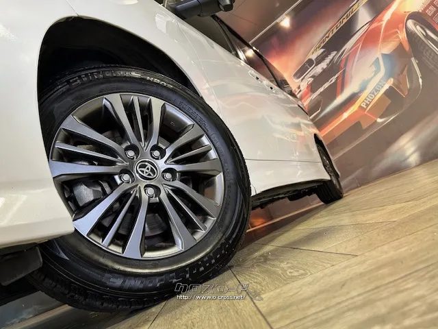 タイヤサイズ(前後)205/60R16 トヨタ ヴォクシー