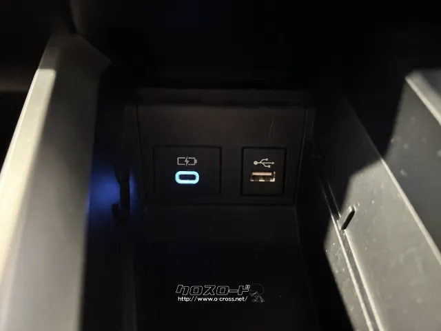 USB/タイプC充電ポート トヨタ ヴォクシー
