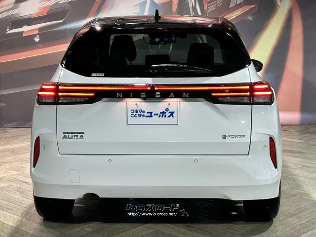 横一文字に点灯するLEDリヤコンビネーションランプは、先進的で個性的なリヤビュー 日産 ノートオーラ