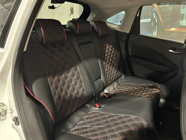 足元、頭上とも広々しております。 日産 ノートオーラ