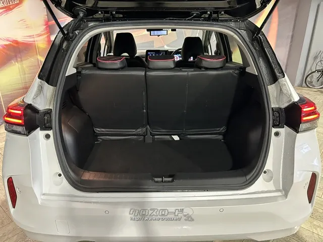 日常的な買い物なら必要十分なラゲッジスペースです。 日産 ノートオーラ