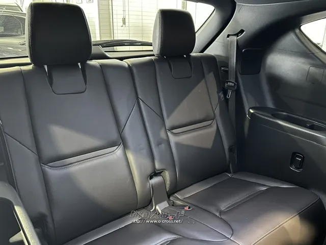 3列目シートの充電用USB端子などの装備を追加 マツダ CX-8