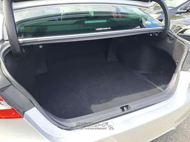 荷室スペースも広々 トヨタ カムリ