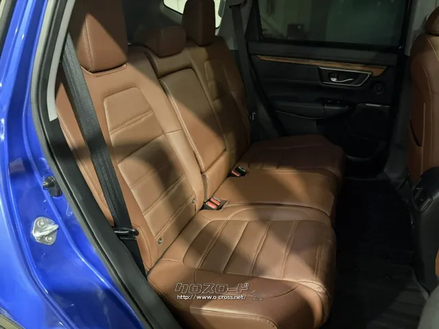 足元、頭上とも余裕がございます。 ホンダ CR-V