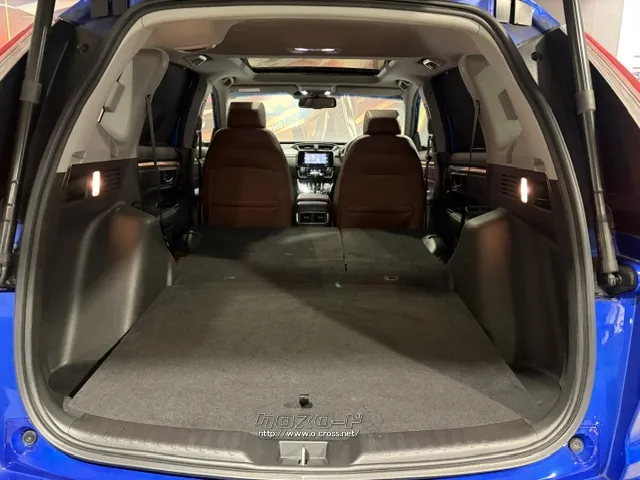 後部座席を倒すとかなり広めなラゲッジスペースが生まれます。 ホンダ CR-V