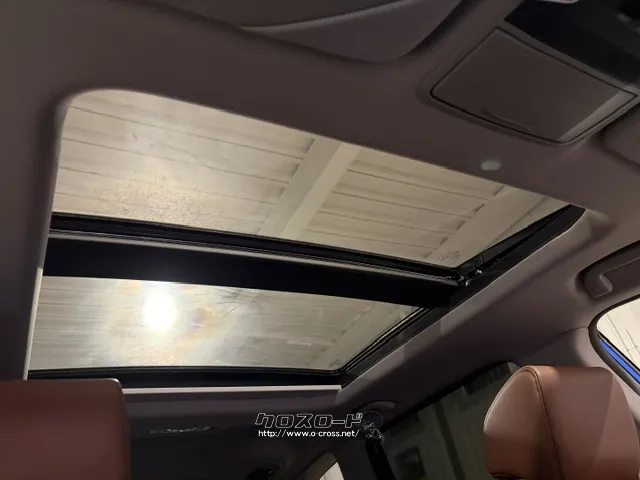 電動開閉機構と電動シャッターが付いた大型のサンルーフ ホンダ CR-V