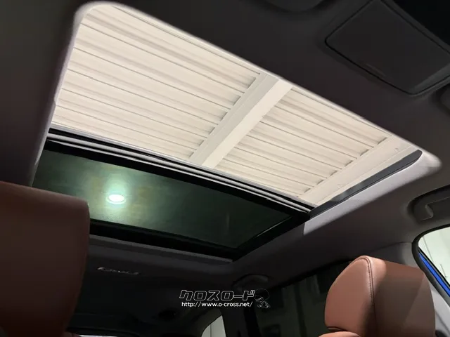 電動開閉機構と電動シャッターが付いた大型のサンルーフ ホンダ CR-V