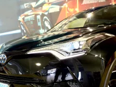 トヨタ C-HR