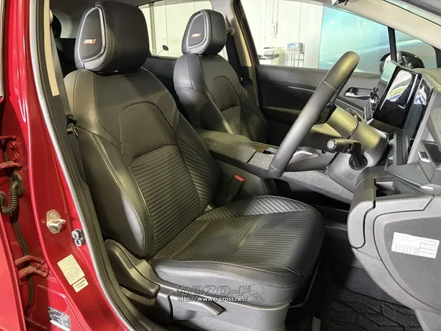 安全面では、5個のカメラ、3個のミリ波レーダー、8個のソナーにより周囲を検知! 日産 ノートオーラ
