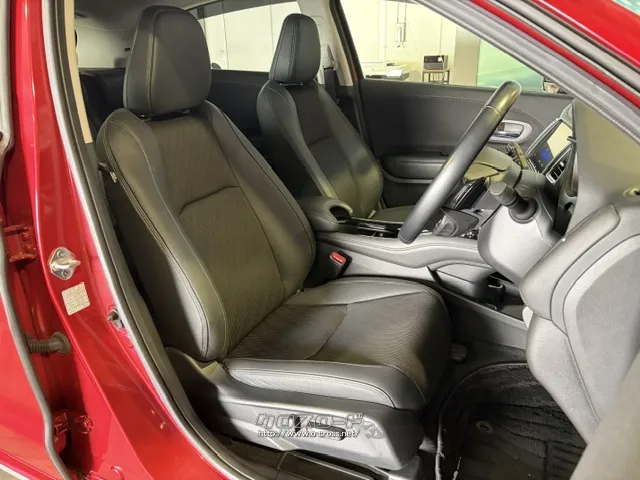 運転席、助手席はパワーシートです。 ホンダ ヴェゼル