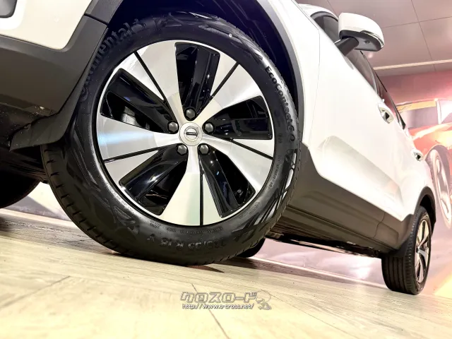 235/55R18最小回転半径5.7m ボルボ XC40