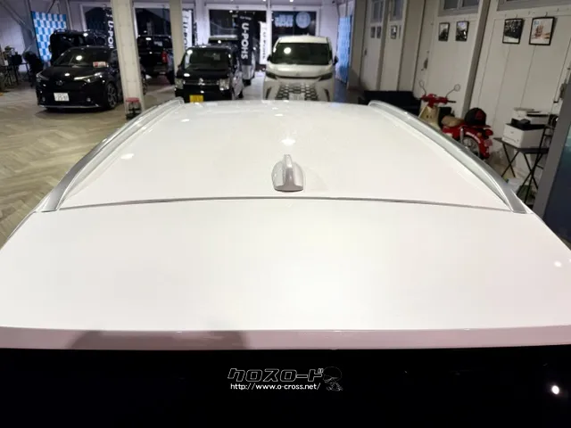 「お問合せはユーポス新都心店まで/098-860-8880お待ちしております」 ボルボ XC40