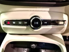 ボルボ XC40